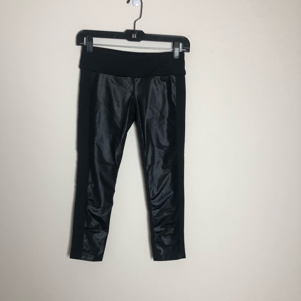 Splits59 Highlight Performance Cropped Capri Leggings - Picture 5 of 9